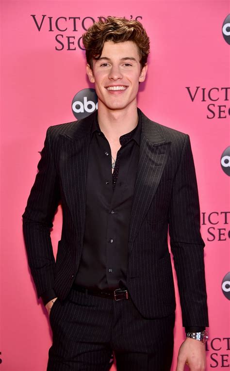 shawn mendes victoria secret